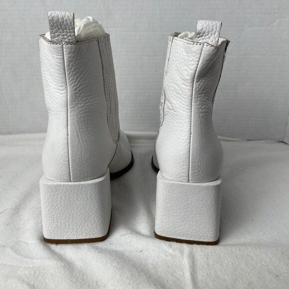 Seychelles Exit Strategy White Leather Ankle Bootie - Picture 5 of 9